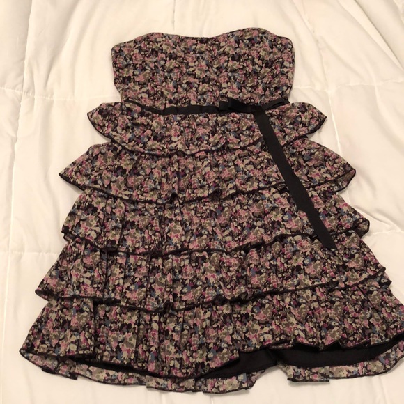 Forever 21 Dresses & Skirts - Floral Ruffle Dress